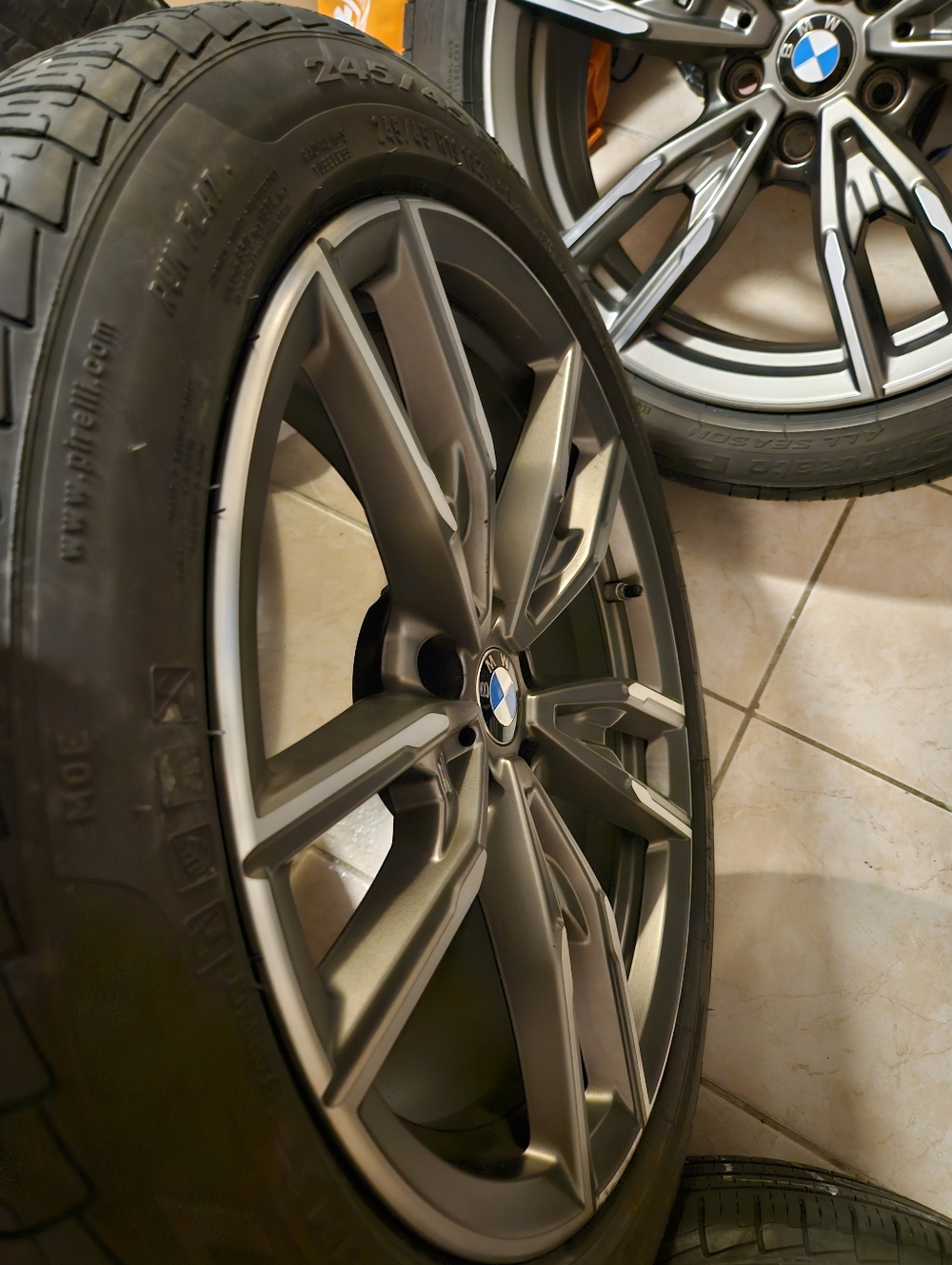 Bmw - Picture 7 of 16